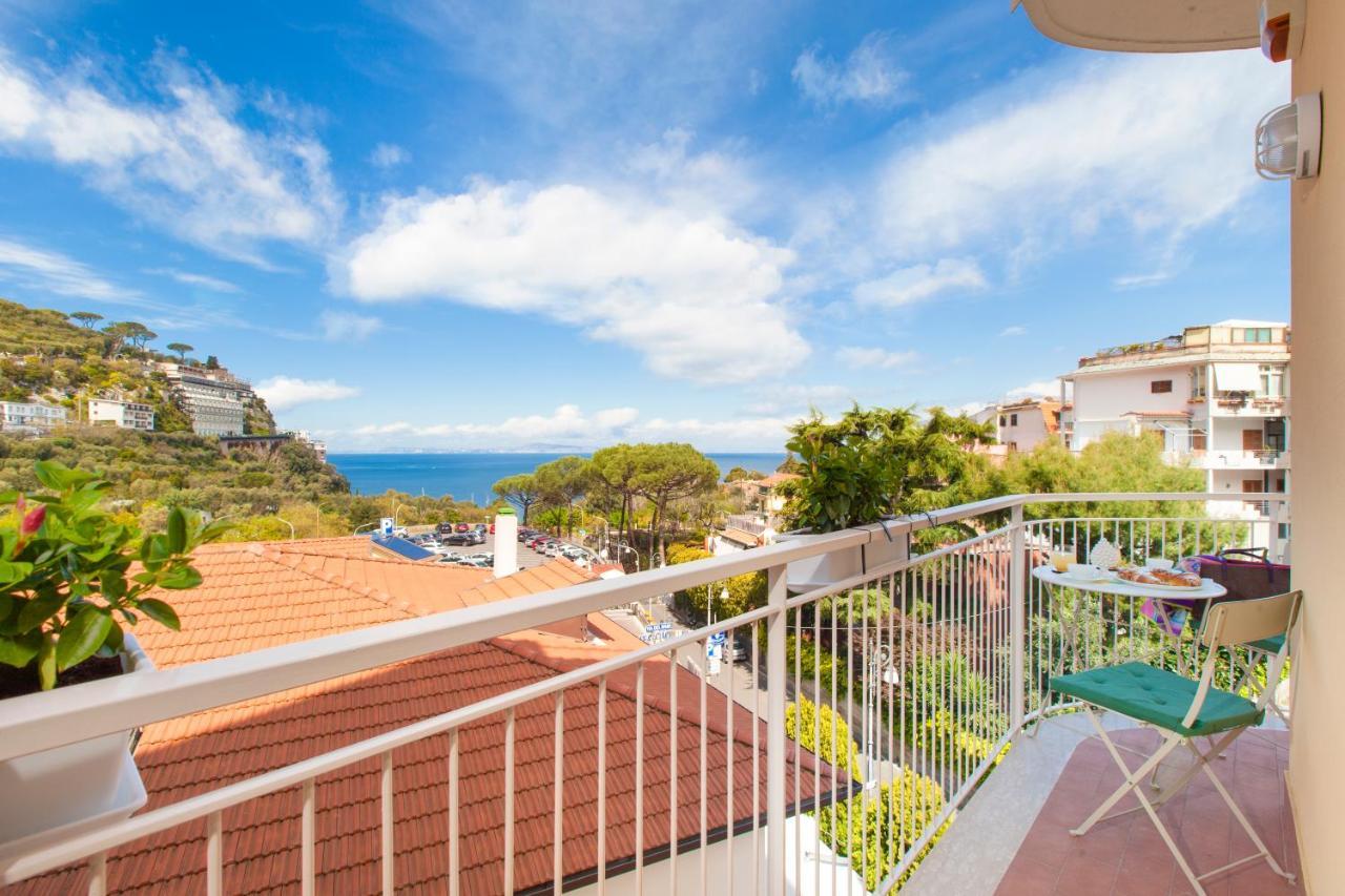 Sorrentovibes - Luxury Home Sea View & Jacuzzi In Sorrento Centre エクステリア 写真