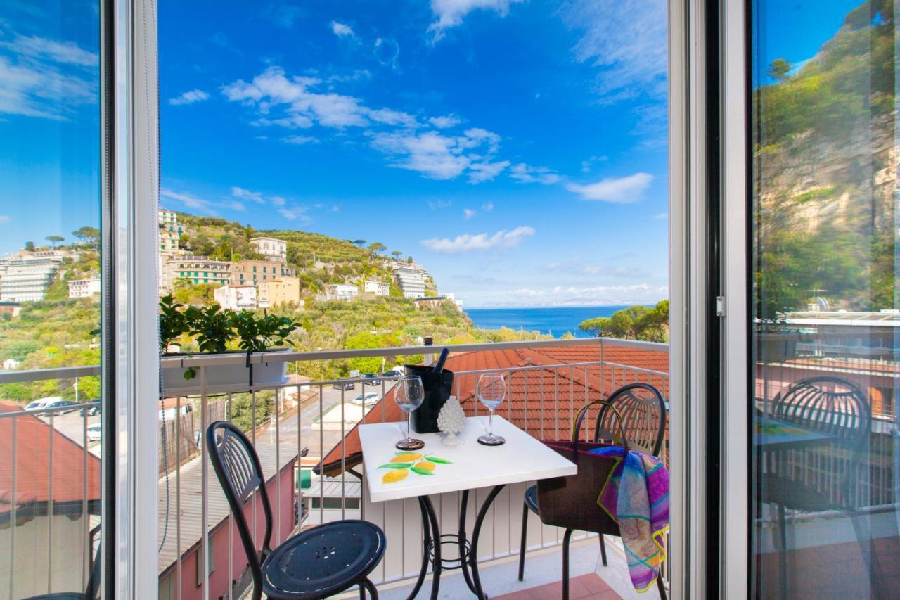 Sorrentovibes - Luxury Home Sea View & Jacuzzi In Sorrento Centre エクステリア 写真